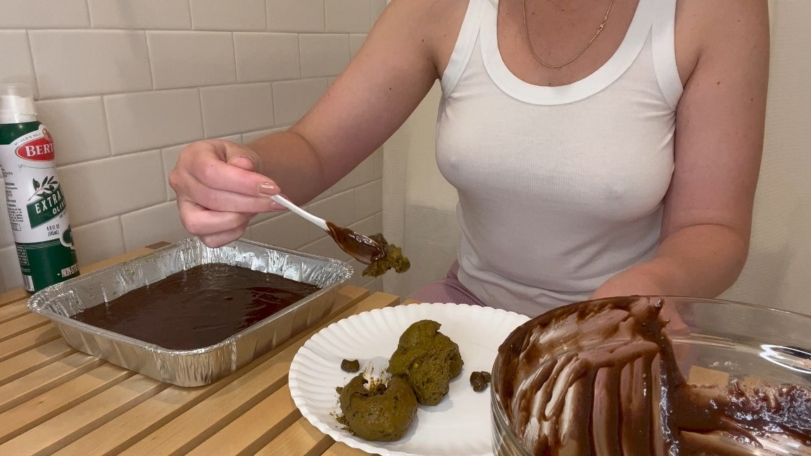 Nicolette Bloom – Happy Birthday Shit Brownies